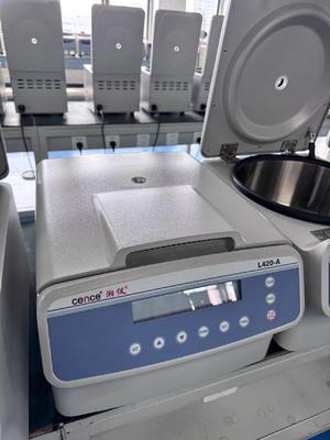 Центрюга Cence L420-A с низкой скоростью 12x20 мл, вместимость 4200 оборотов в минуту