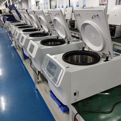 Высокоскоростная рефрижераторная центрифуга с максимальной скоростью 17500 об/мин, RCF 29302xg и вместимостью 4x100 мл